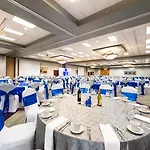 Holiday Inn Hotel And Suites Beaumont-Plaza I-10 & Walden By Ihg