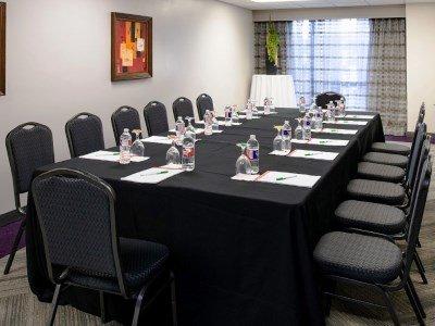 Hotel&suites Beaumont-plaza I-10&walden, An Ihg 3*