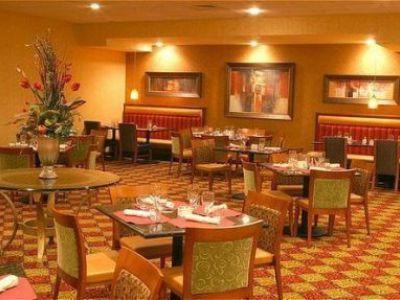 Hotel And Beaumont-plaza I-10 & Walden By Ihg 3*