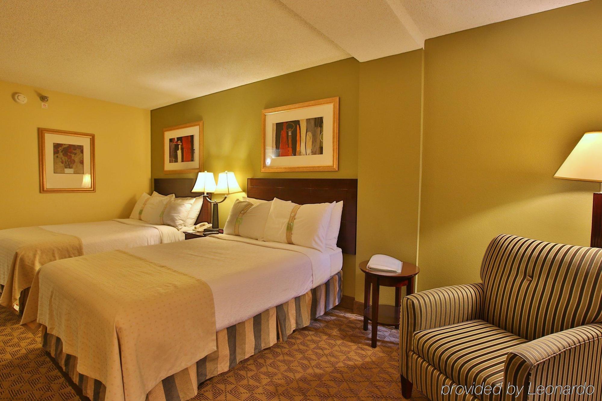 And Beaumont-plaza I-10 & Walden By Ihg Hotel Beaumont