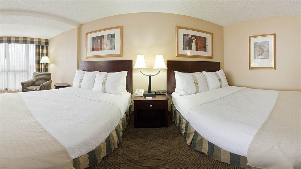 Hotel And Beaumont-plaza I-10 & Walden By Ihg 3*