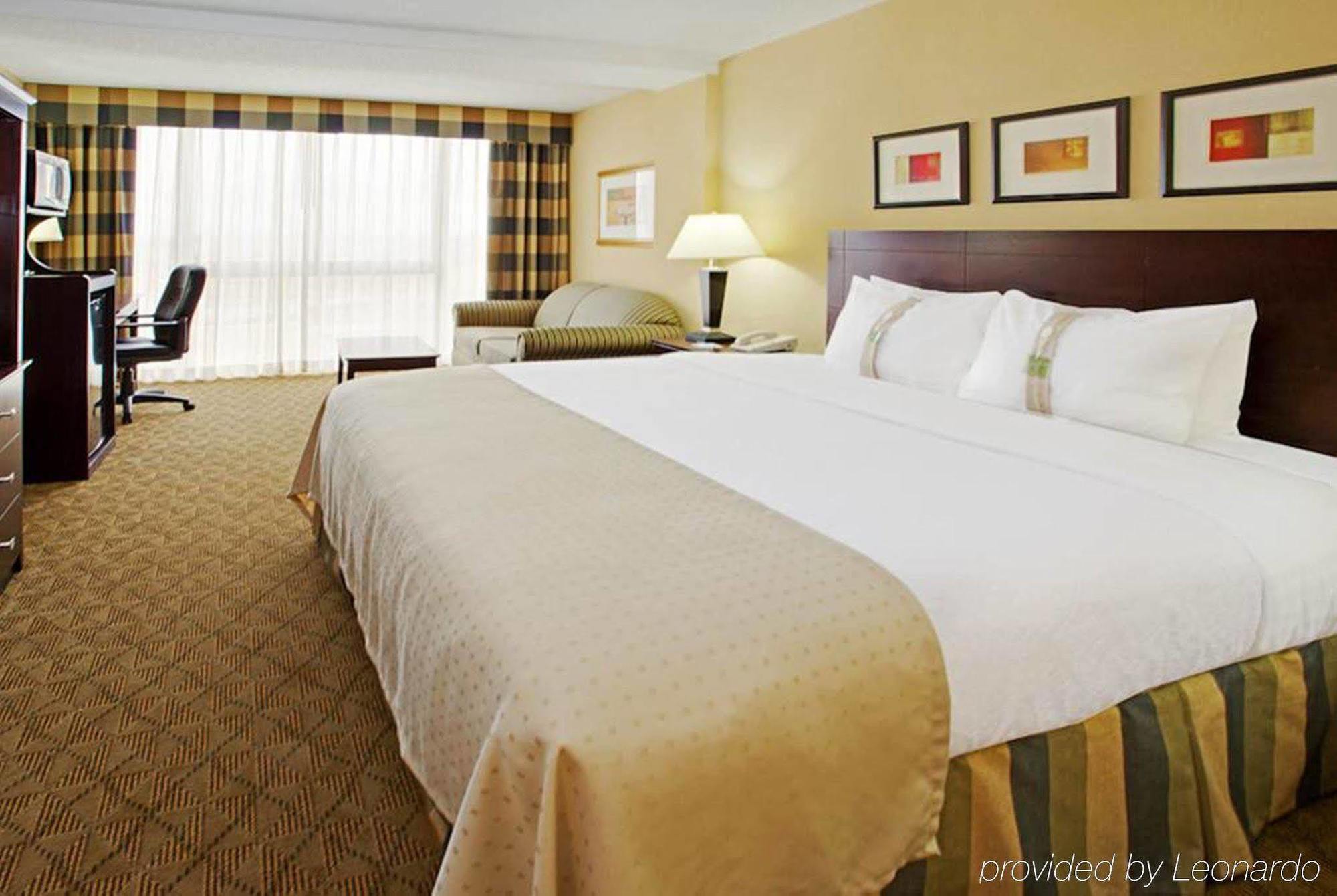Hotel And Beaumont-plaza I-10 & Walden By Ihg