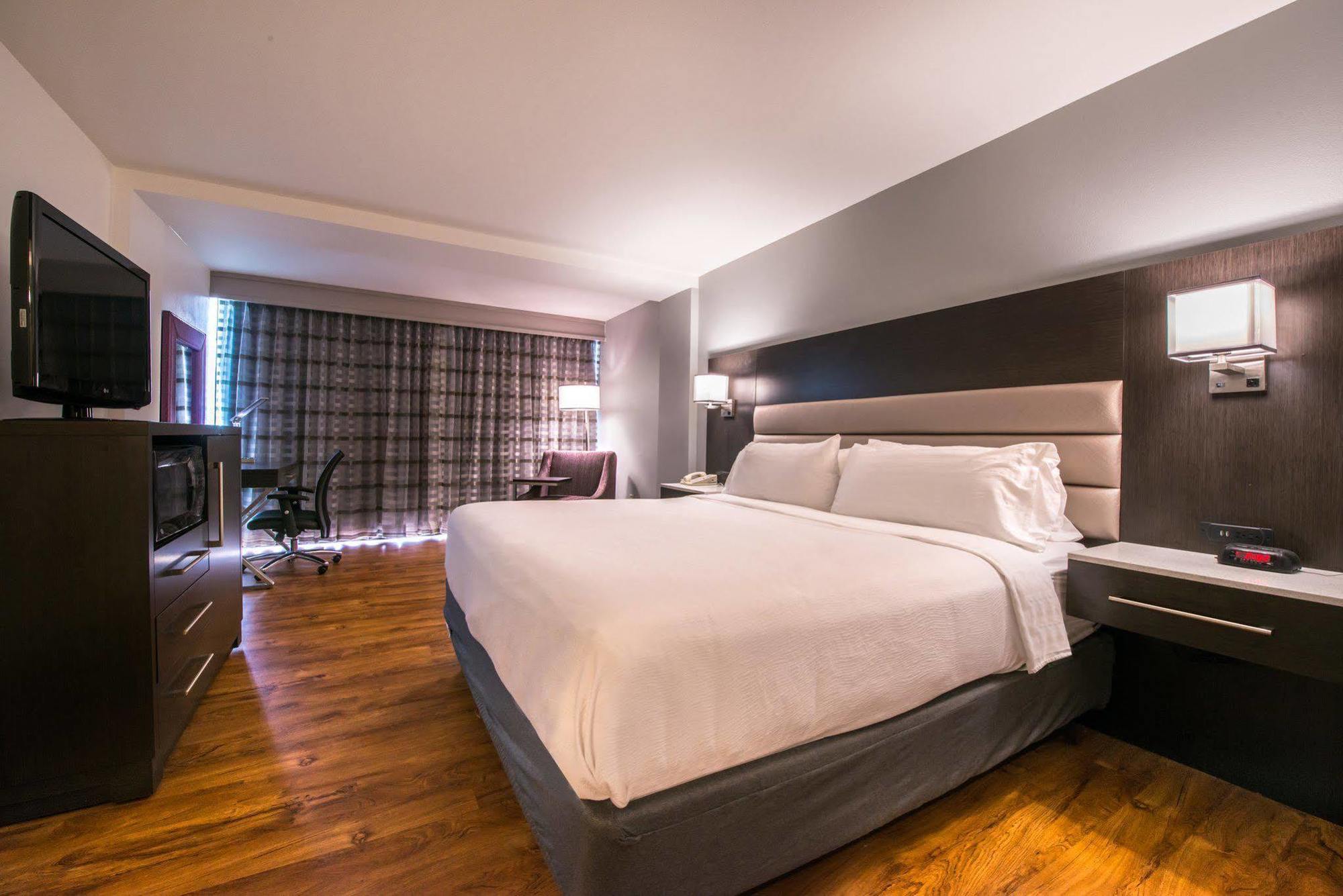 Hotel&suites Beaumont-plaza I-10&walden, An Ihg Hotel